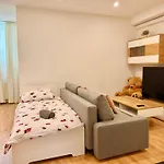 Central Stone Spacious Apartment
