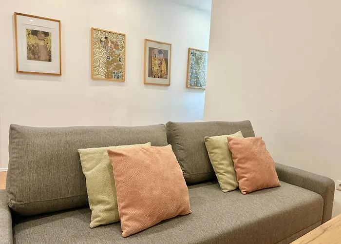 Central Stone Spacious Apartment